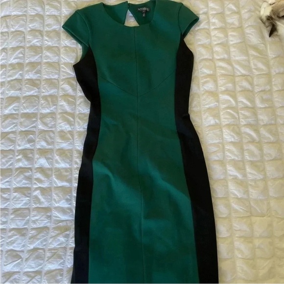 Intermix green black colorblock midi dress - Picture 4 of 9